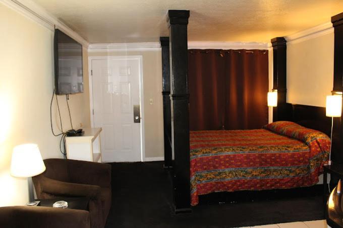Blisspoint Inn Fka Motel 6T7 인디애나폴리스 외부 사진